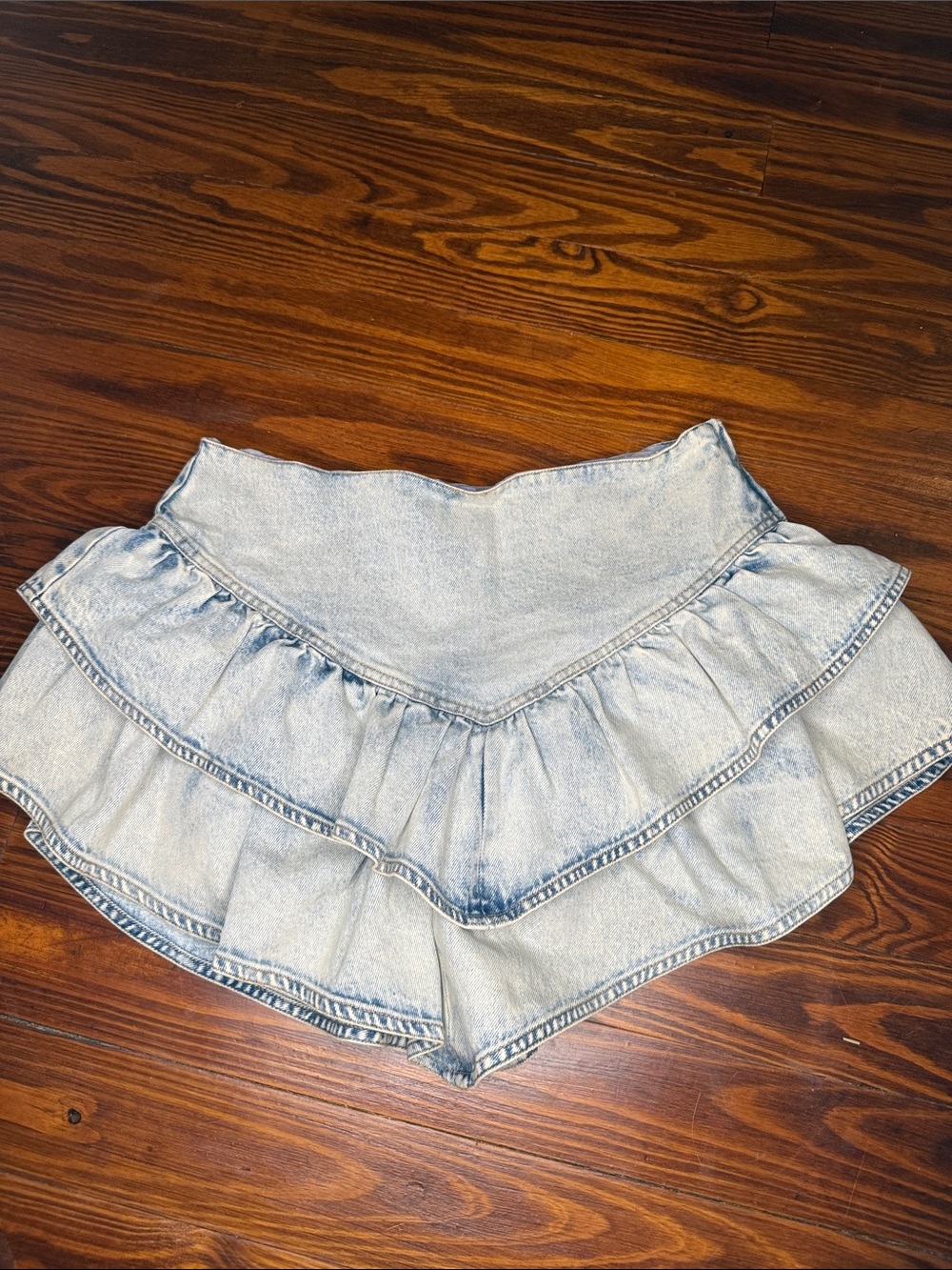 Women's Light Wash Denim Ruffle Skort